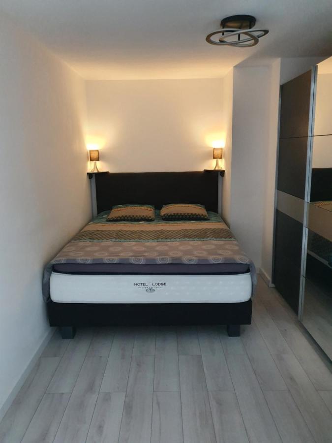 Appartement Cosy Proche De L'Aeroport T R A N S F E R T Sur Demande Сен-Дени Экстерьер фото